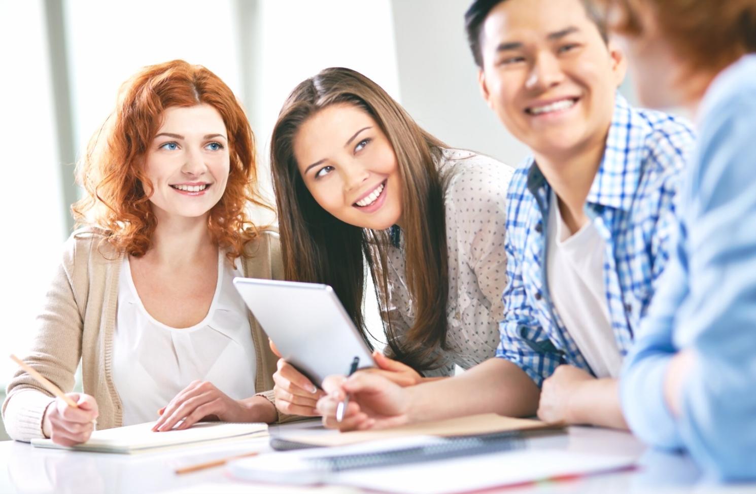Espacio de trabajo colaborativo con análisis financiero